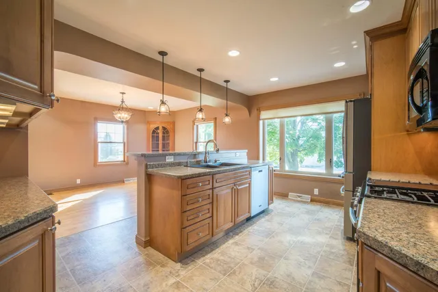 $799,900 | N1572 County Road West, Ashford, WI 53010