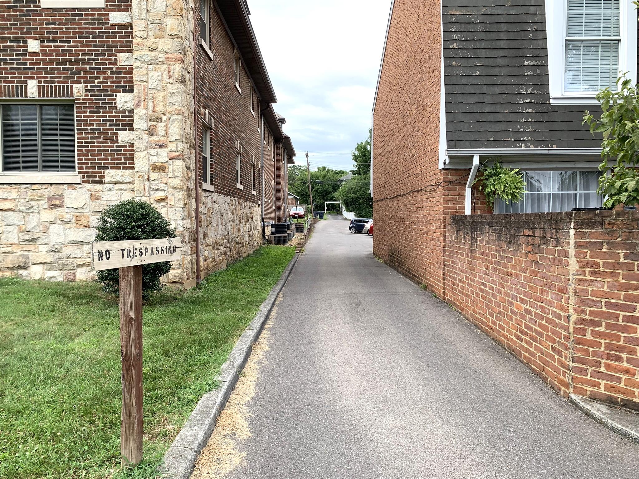 1801 Grandin Road Southwest, Unit 2016 SHERWOOD Roanoke, VA 24015 - Photo 6 of 31 IMG_0338