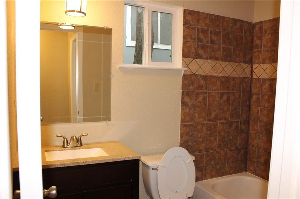 2409 Village Walk Austin, TX 78744 - Photo 8 of 19