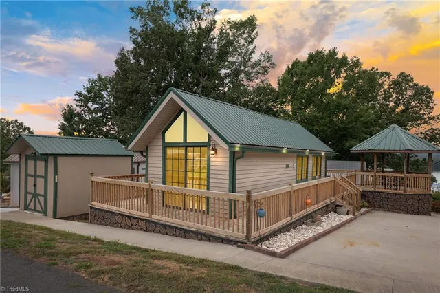 $185,900 | 123 Grand View Drive, New London, NC 28127