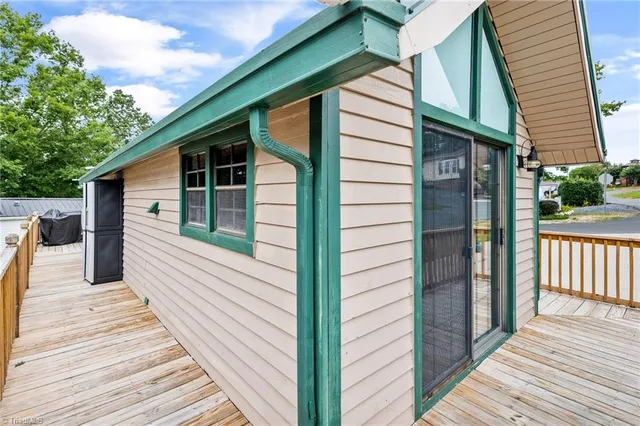 $185,900 | 123 Grand View Drive, New London, NC 28127