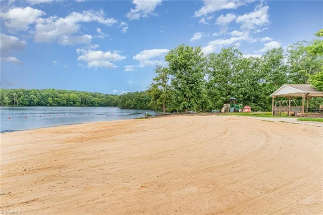 $185,900 | 123 Grand View Drive, New London, NC 28127