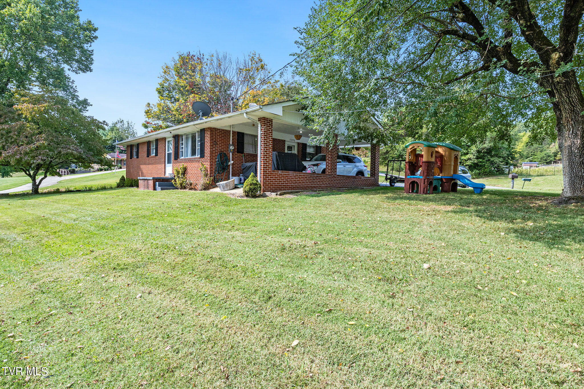 5390 Old Stage Road Chuckey, TN 37641 - Photo 5 of 31 30-web-or-mls-IMG_3348