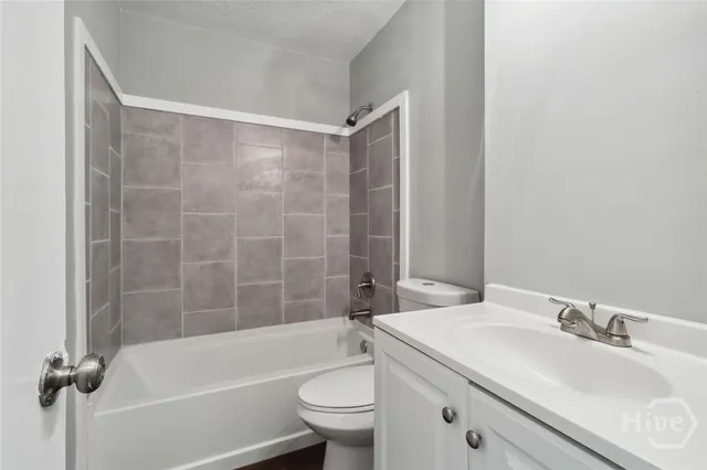 $1,850 | 1002 West 44th Street, Savannah, GA 31405