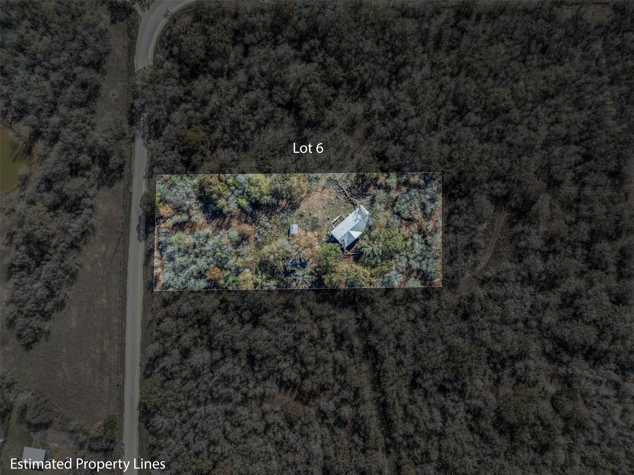 840 Bugtussle Lane Luling, TX 78648 - Photo 3 of 12 a view of a yard