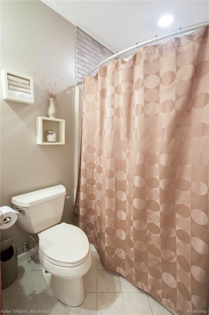 390 Fessner Road Carleton, MI 48117 - Photo 34 of 70 Fessner_390_Bathroom03_01.jpg