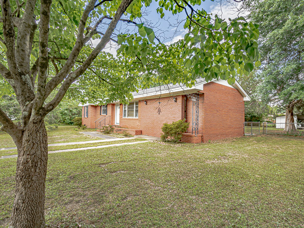 883 Watts Drive Sumter, SC 29154 - Photo 2 of 26
