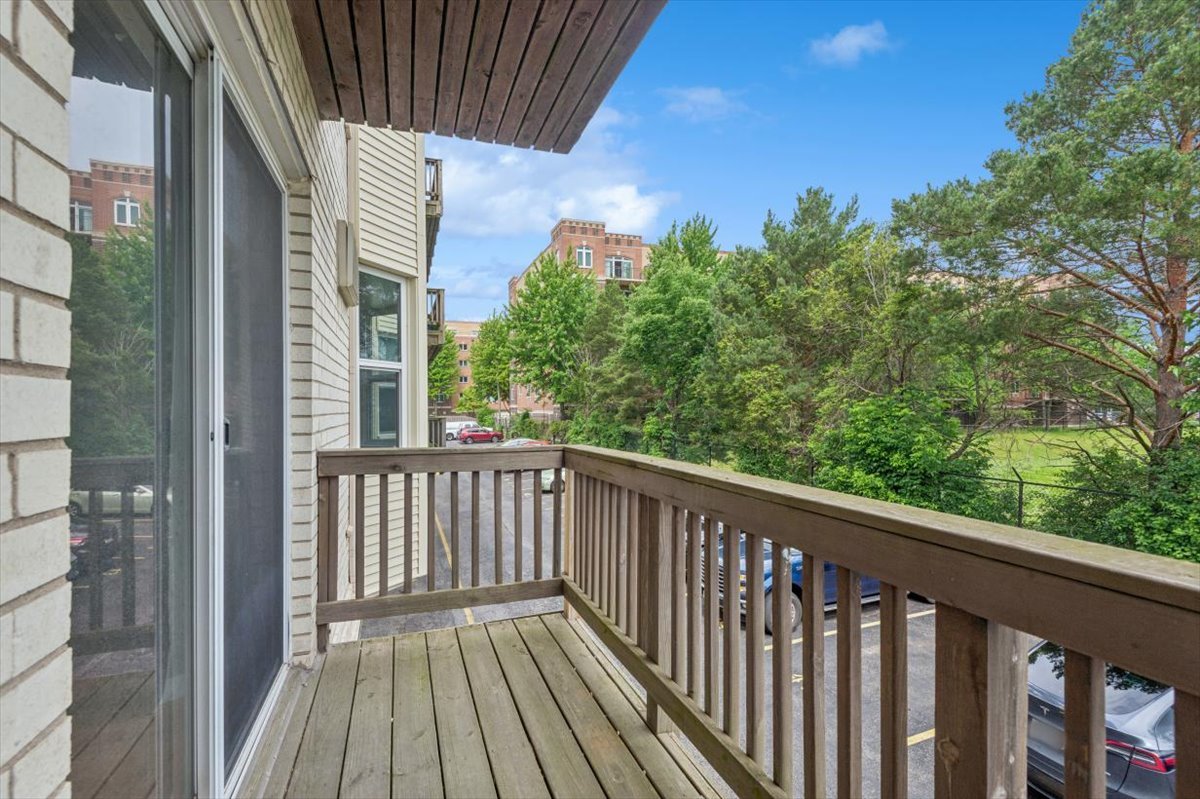 8232 Niles Center Road, Unit 214 Skokie, IL 60077 - Photo 2 of 20