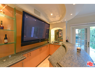 204 Foothill Road Beverly Hills, CA 90210 - Photo 17 of 37 Gallery Image 17