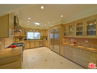 204 Foothill Road Beverly Hills, CA 90210 - Photo 18 of 37 Gallery Image 18