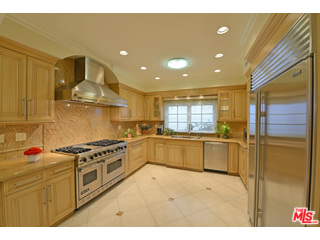 204 Foothill Road Beverly Hills, CA 90210 - Photo 19 of 37 Gallery Image 19