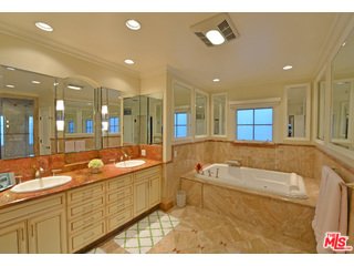 204 Foothill Road Beverly Hills, CA 90210 - Photo 27 of 37 Gallery Image 27