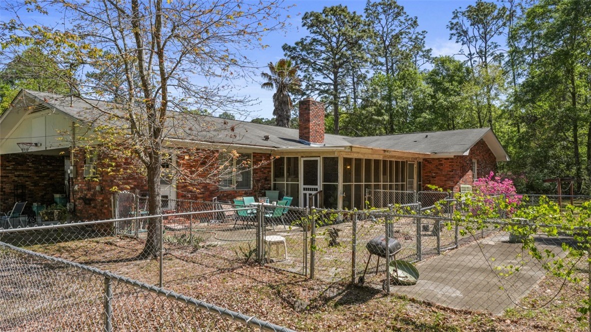639 South Wayne Street Jesup, GA 31546 - Photo 2 of 24