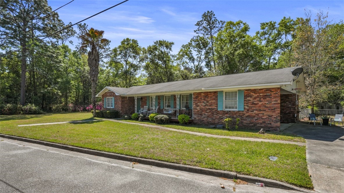 639 South Wayne Street Jesup, GA 31546 - Photo 3 of 24