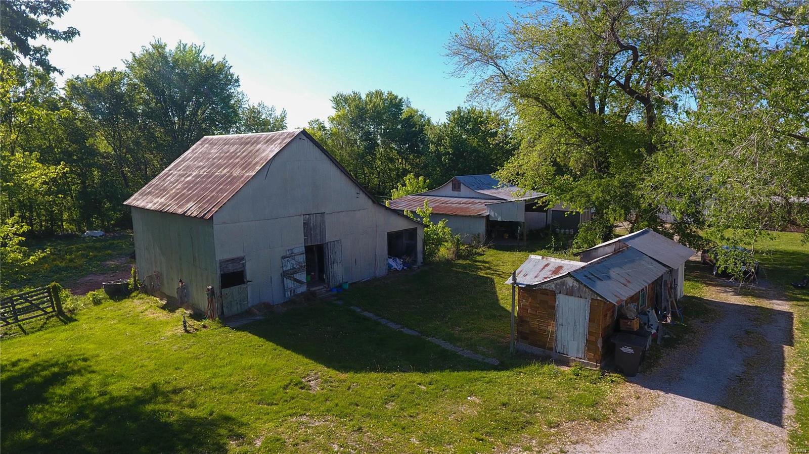7901 Green Hedge Road Edwardsville, IL 62025 - Photo 8 of 34