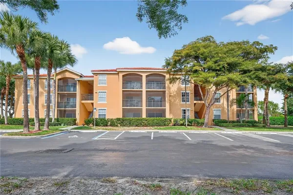 $1,900 | 8754 River Homes Lane, Unit 8206, Bonita Springs, FL 34135