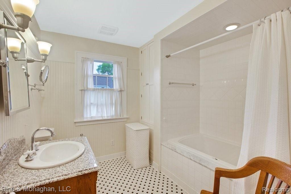 860 Rivard Boulevard Grosse Pointe, MI 48230 - Photo 30 of 44 035.jpg-SMALL