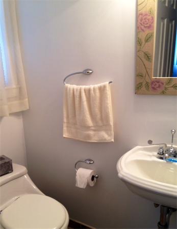 20 Eileen Road Peabody, MA 01960 - Photo 19 of 21 Gallery Image 19