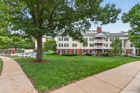 $199,000 | 15021 Claymoor Court, Unit 9, Chesterfield, MO 63017