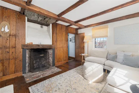 $1,295,000 | 27 William Street, Newport, RI 02840