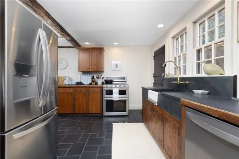 $1,295,000 | 27 William Street, Newport, RI 02840