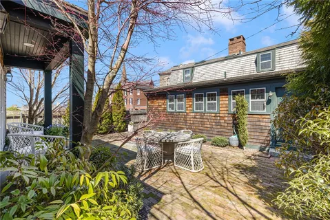 $1,295,000 | 27 William Street, Newport, RI 02840