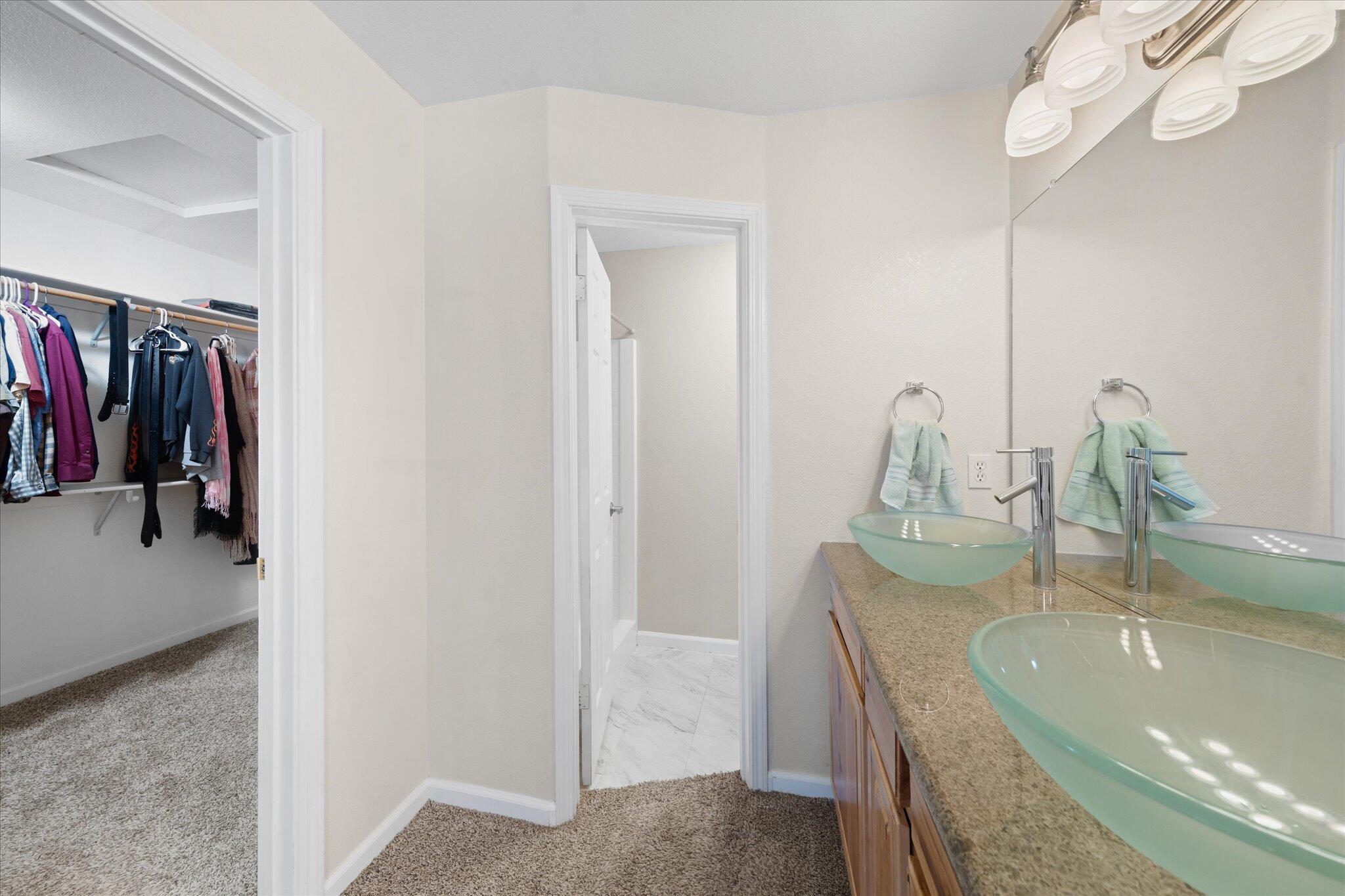 853 Paramount Way Redding, CA 96003 - Photo 14 of 32 14-BiggerFlow Real Estate Media-13