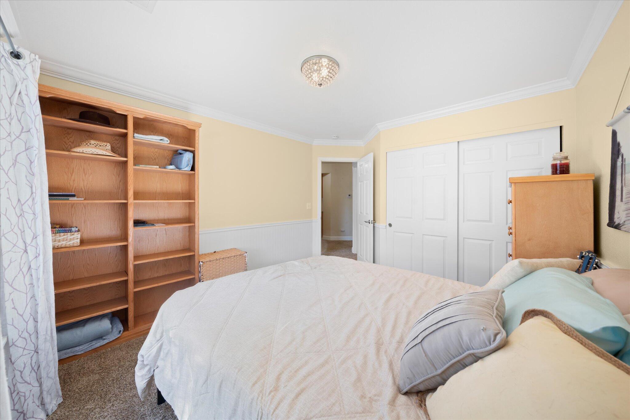 853 Paramount Way Redding, CA 96003 - Photo 16 of 32 16-BiggerFlow Real Estate Media-15