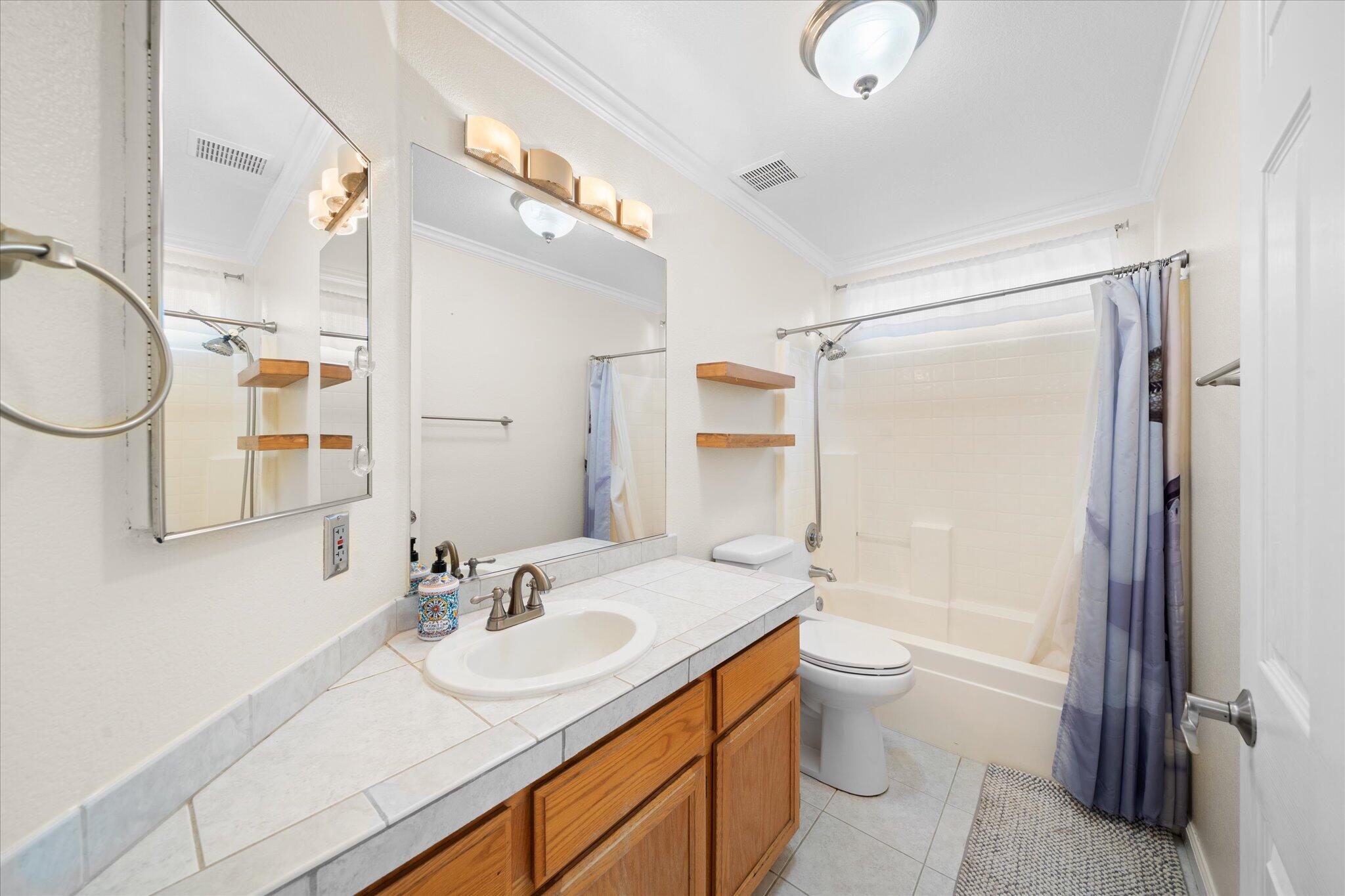 853 Paramount Way Redding, CA 96003 - Photo 19 of 32 19-BiggerFlow Real Estate Media-18