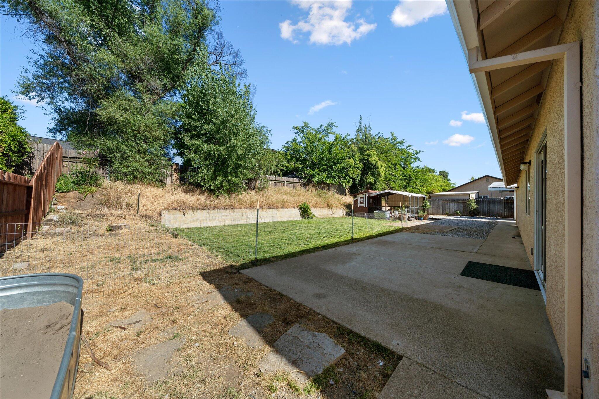 853 Paramount Way Redding, CA 96003 - Photo 26 of 32 26-BiggerFlow Real Estate Media-25