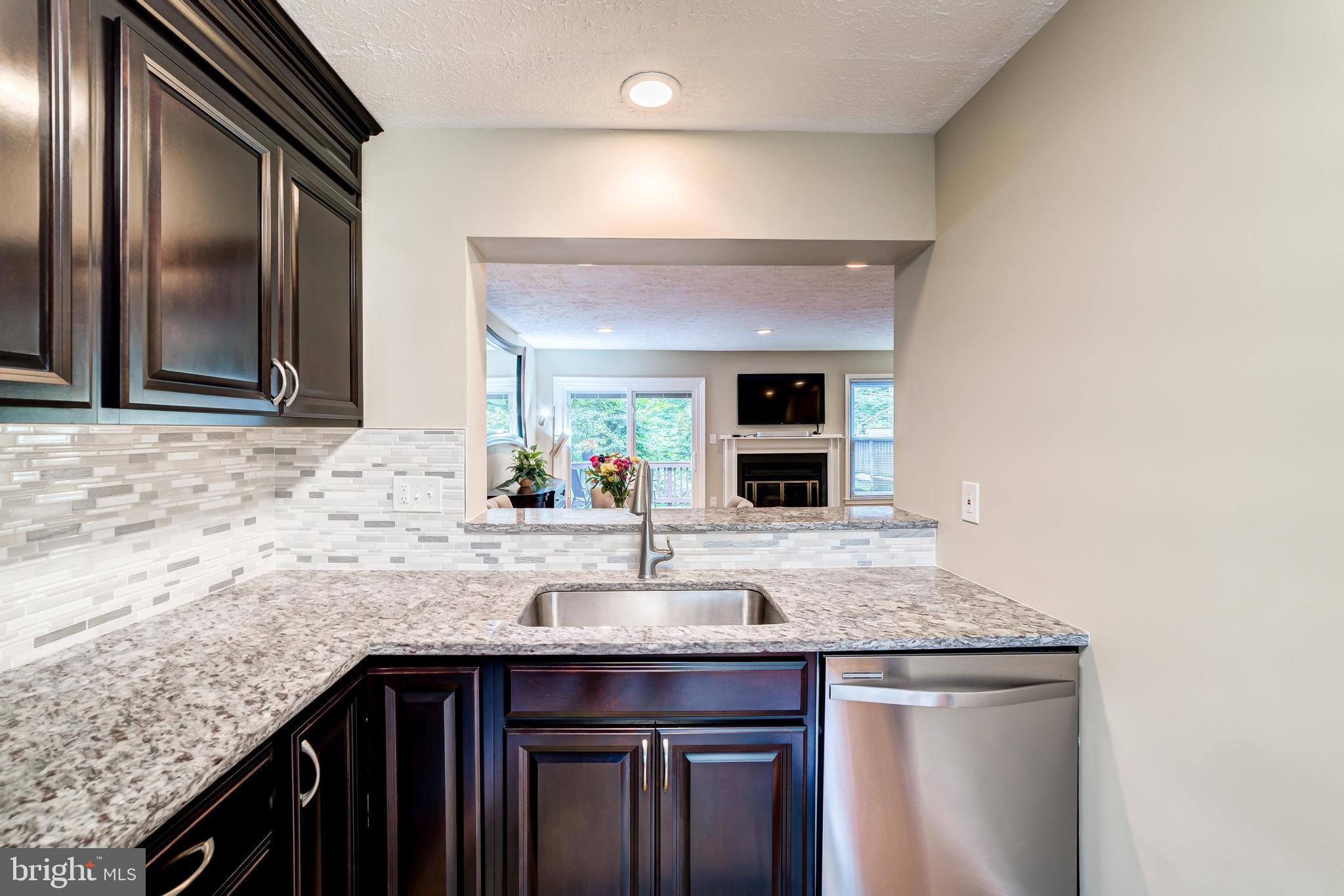 7333 Stream Way Springfield, VA 22152 - Photo 12 of 55