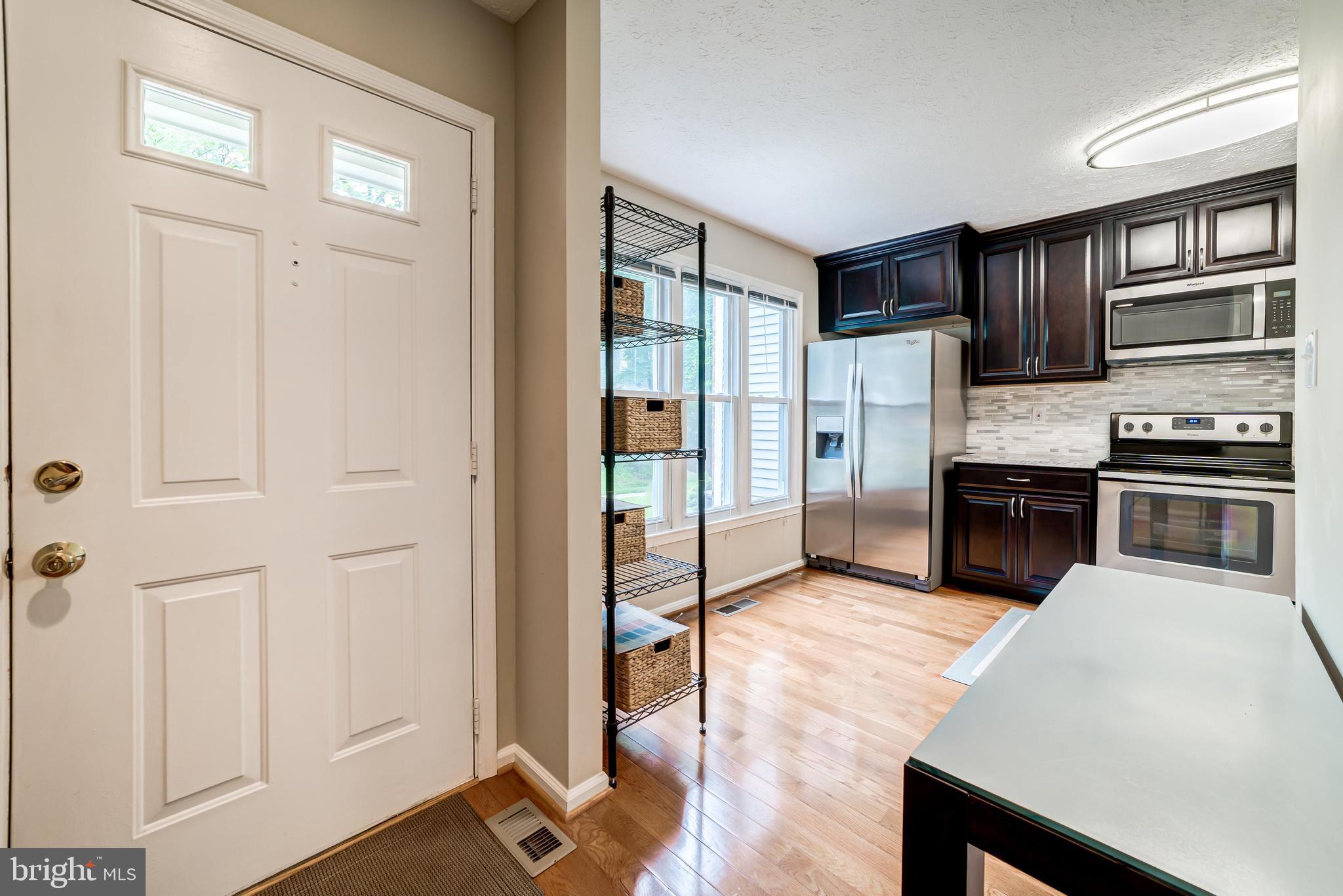 7333 Stream Way Springfield, VA 22152 - Photo 6 of 55