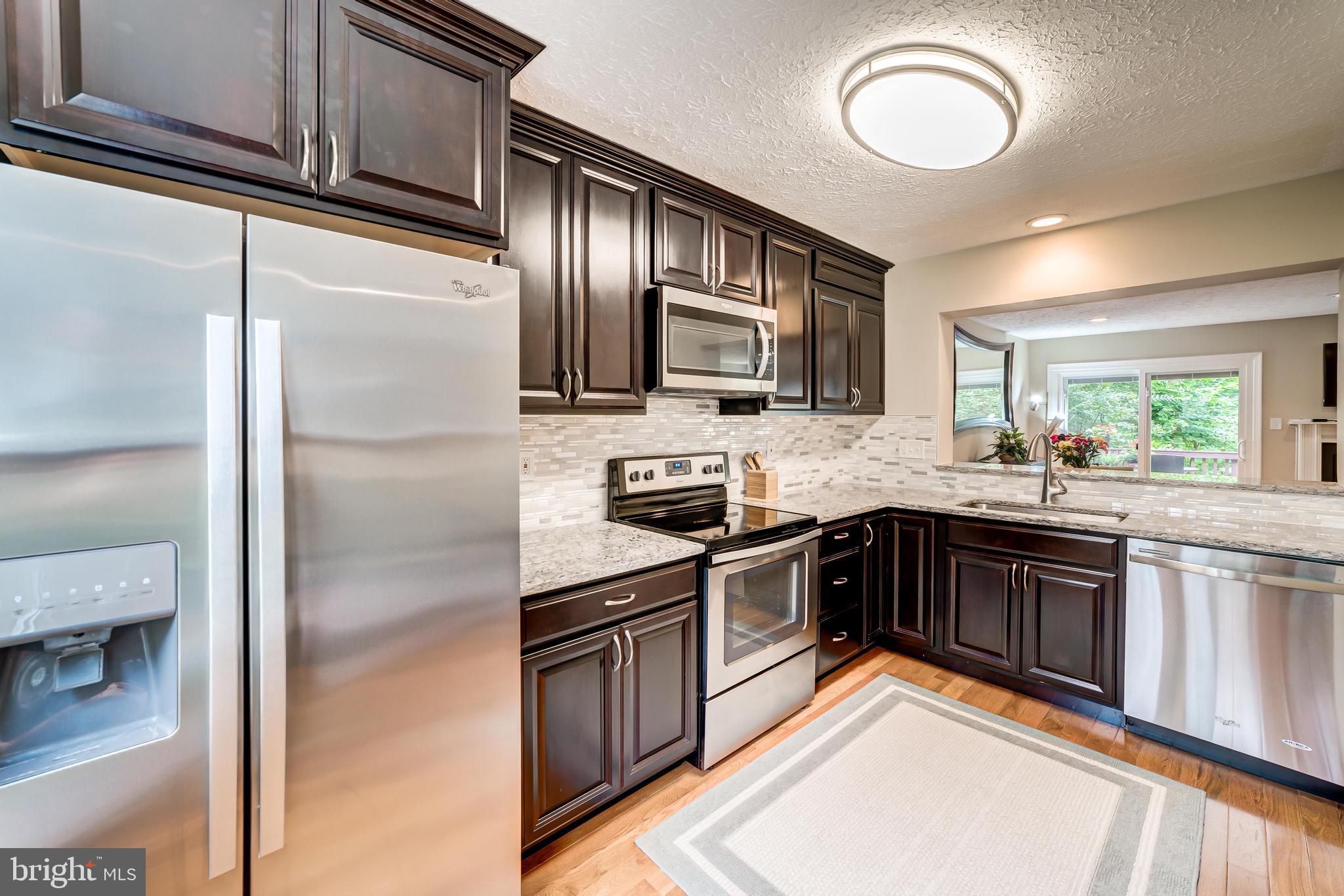 7333 Stream Way Springfield, VA 22152 - Photo 8 of 55