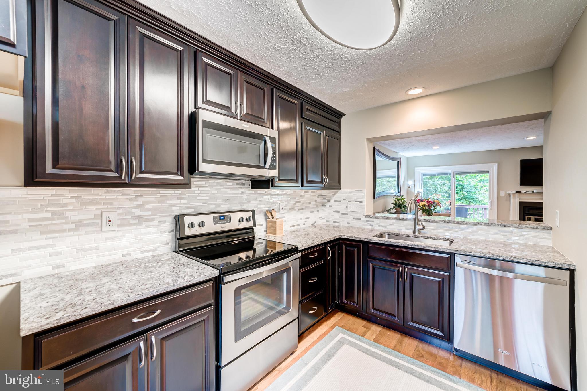 7333 Stream Way Springfield, VA 22152 - Photo 9 of 55