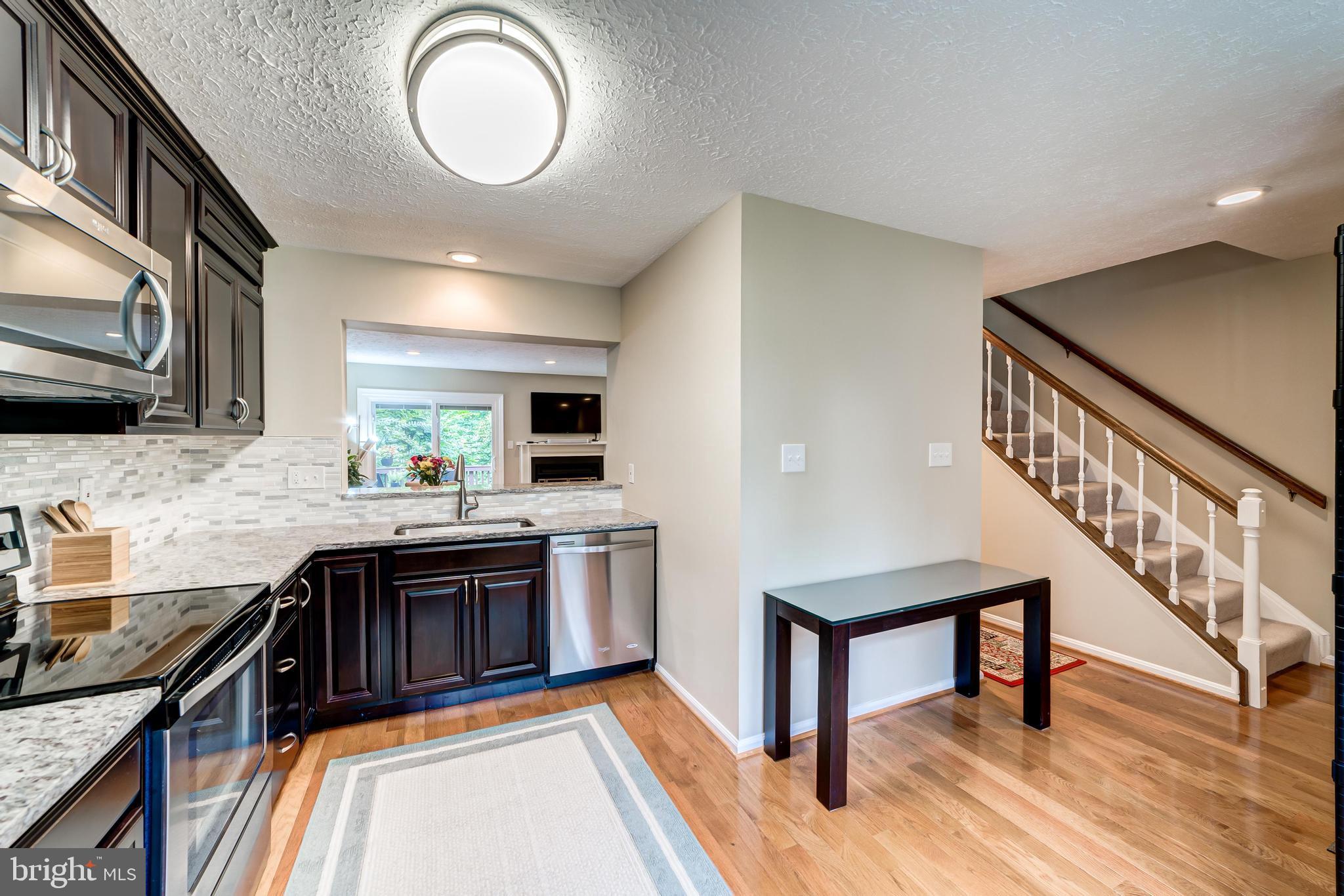 7333 Stream Way Springfield, VA 22152 - Photo 10 of 55