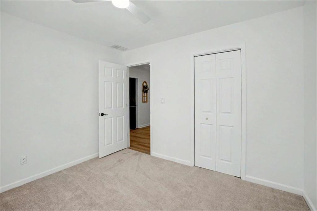 146 Jeb Stuart Drive Newnan, GA 30265 - Photo 28 of 33 an empty room with closet area