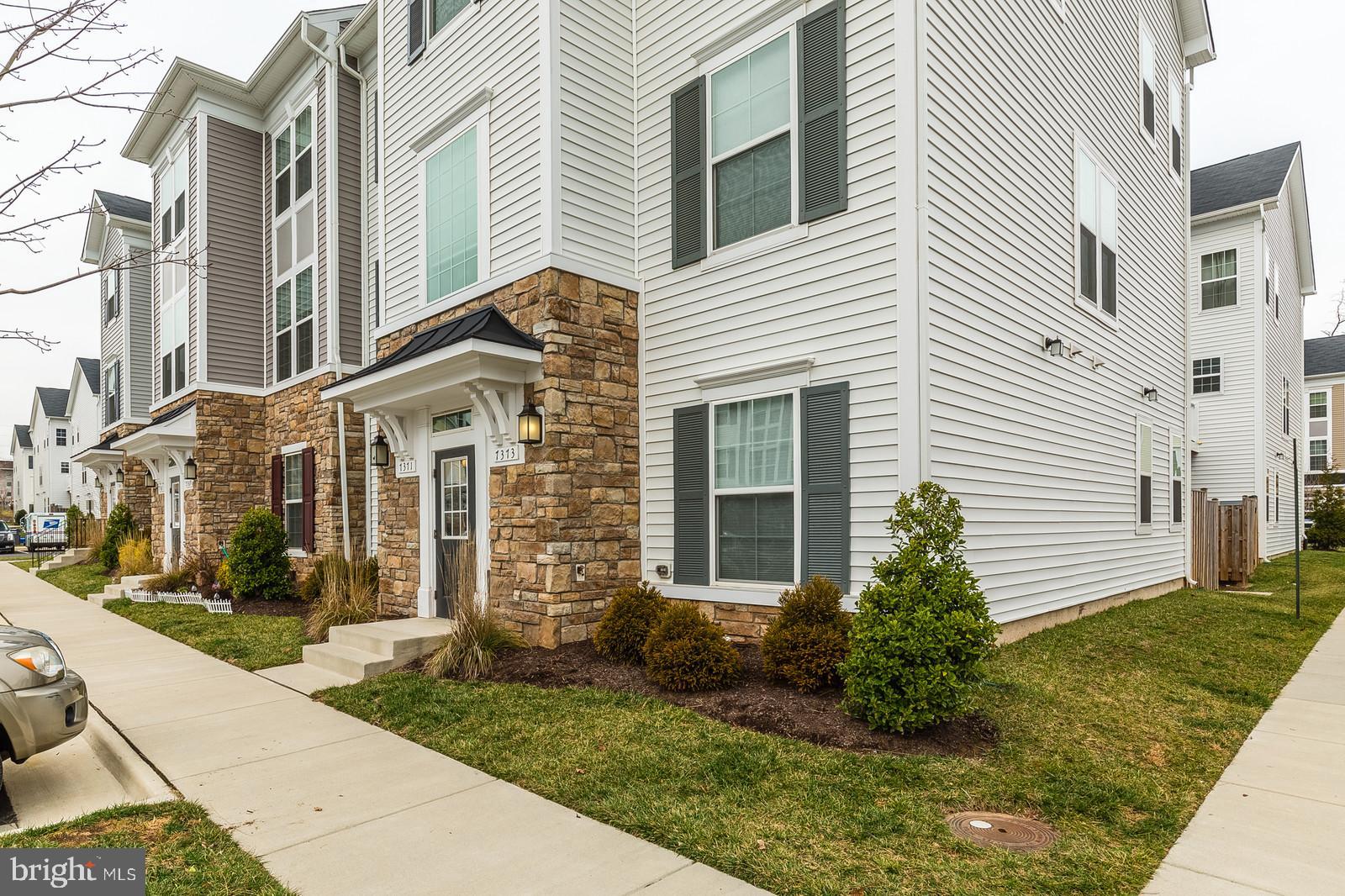 7371 Riding Meadow Way Manassas, VA 20111 - Photo 3 of 31 Gallery Image 3