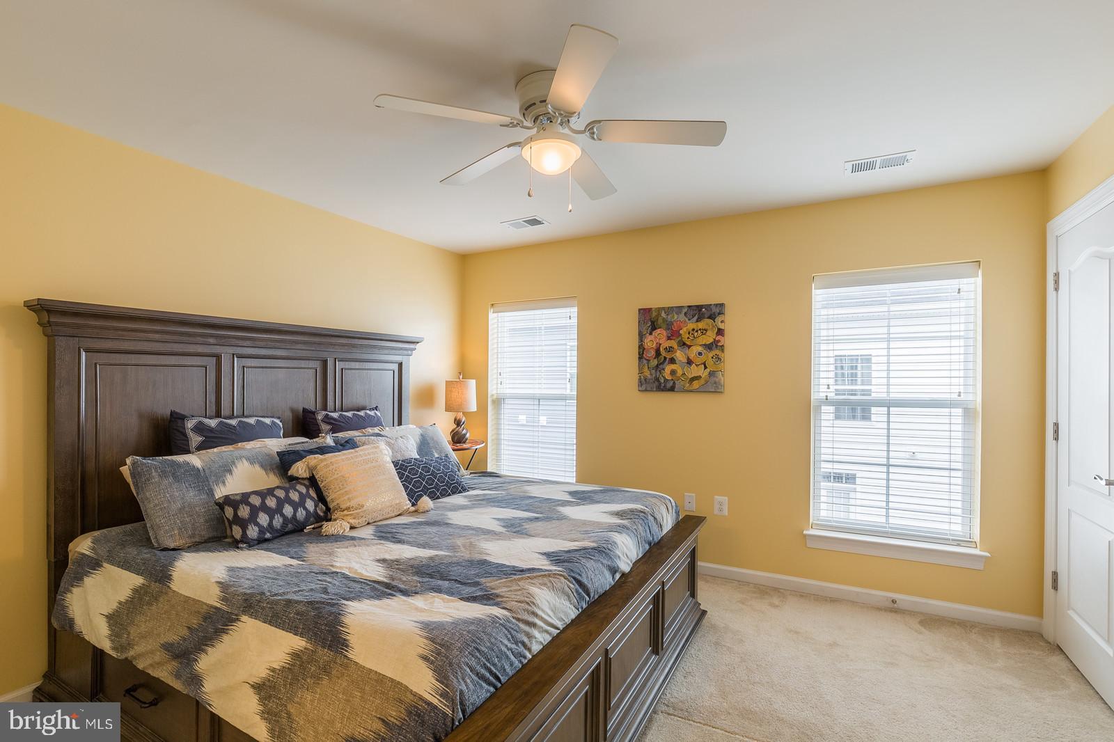 7371 Riding Meadow Way Manassas, VA 20111 - Photo 5 of 31 Gallery Image 5