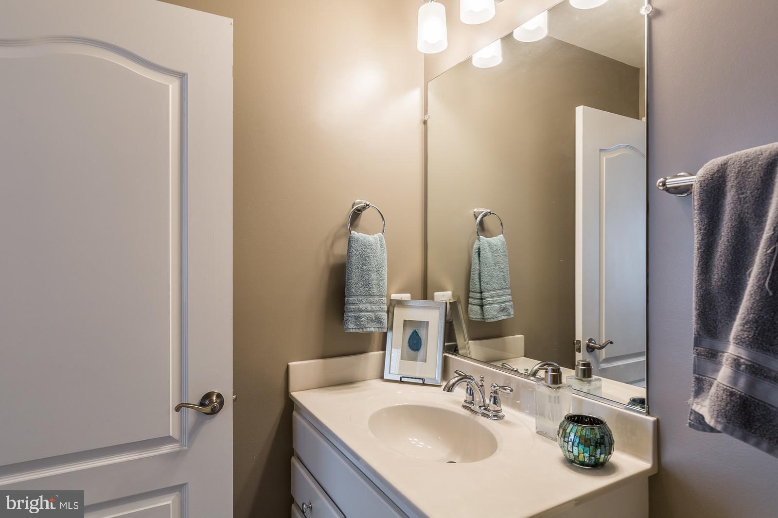 7371 Riding Meadow Way Manassas, VA 20111 - Photo 8 of 31 Gallery Image 8