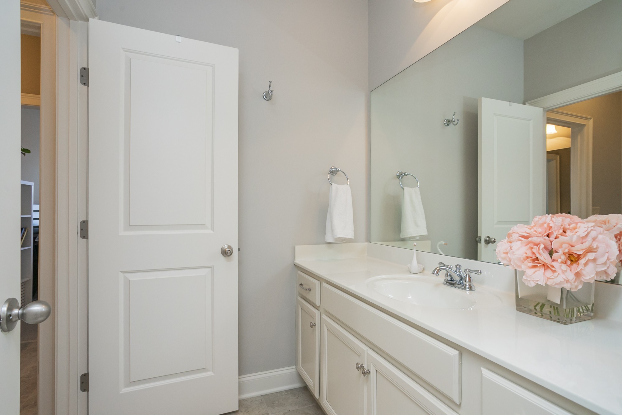 431 Avon River Road Franklin, TN 37064 - Photo 20 of 33 a bathroom with a sink and a mirror