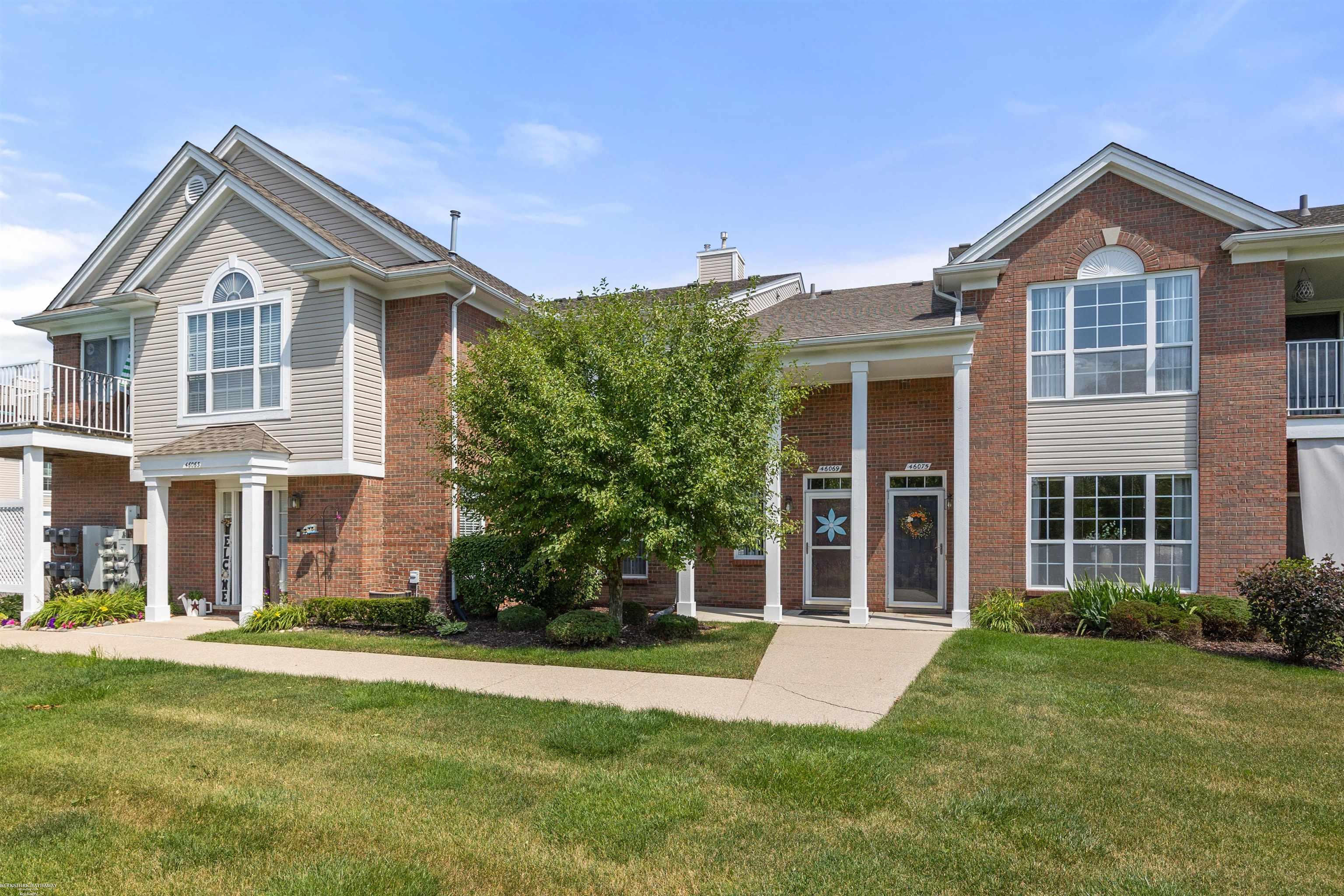 46069 Rhodes Drive Macomb, MI 48044 - Photo 1 of 27 50083688.JPG