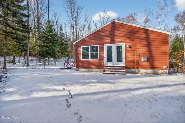 $359,000 | 134 Squaw Brook Trail, Indian Lake, NY 12842