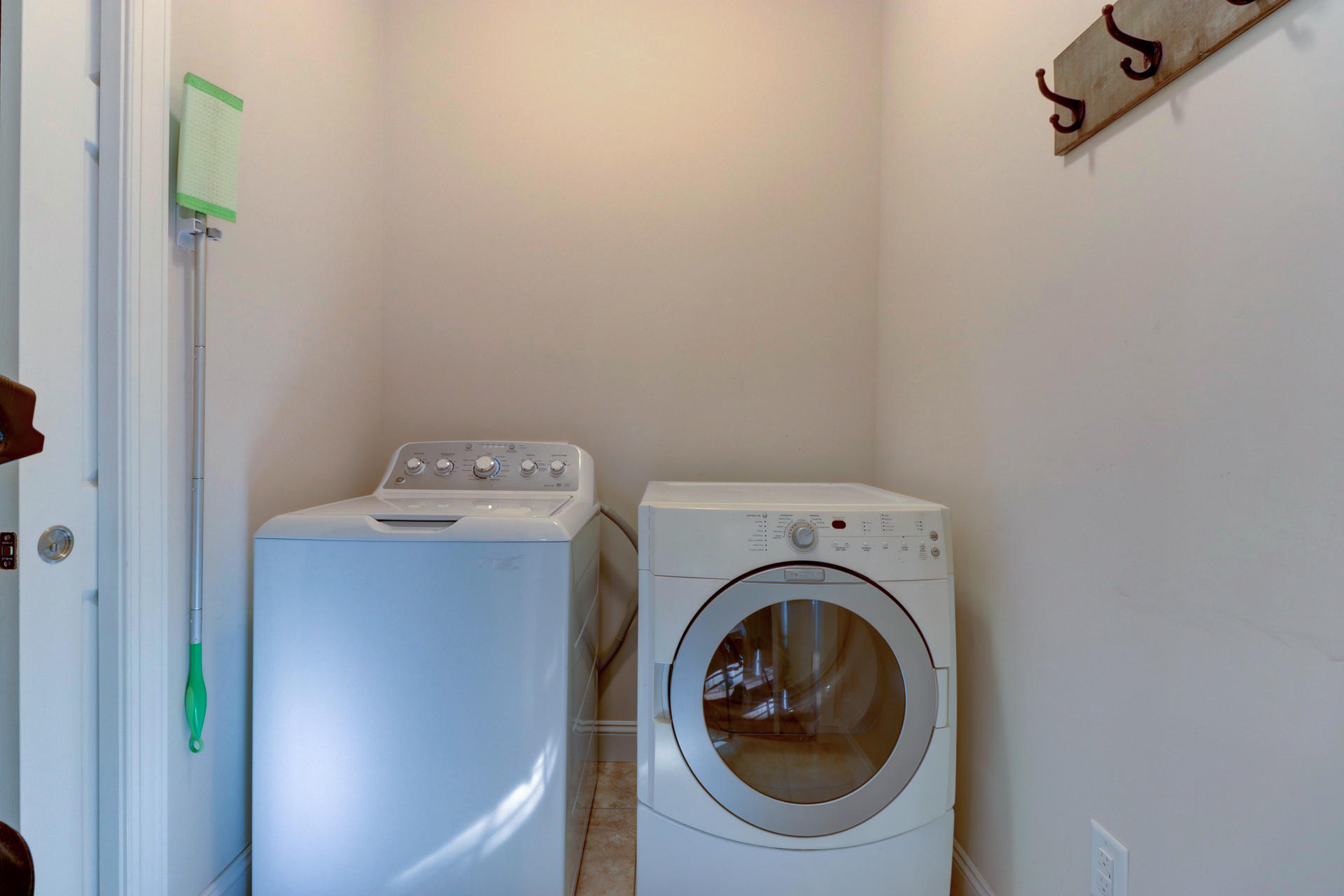 17 Silver Shadow Road Hardy, VA 24101 - Photo 15 of 31 a utility room with dryer and washer