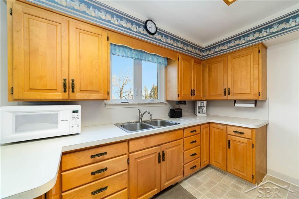 626 East Beaver Road Kawkawlin, MI 48631 - Photo 11 of 25