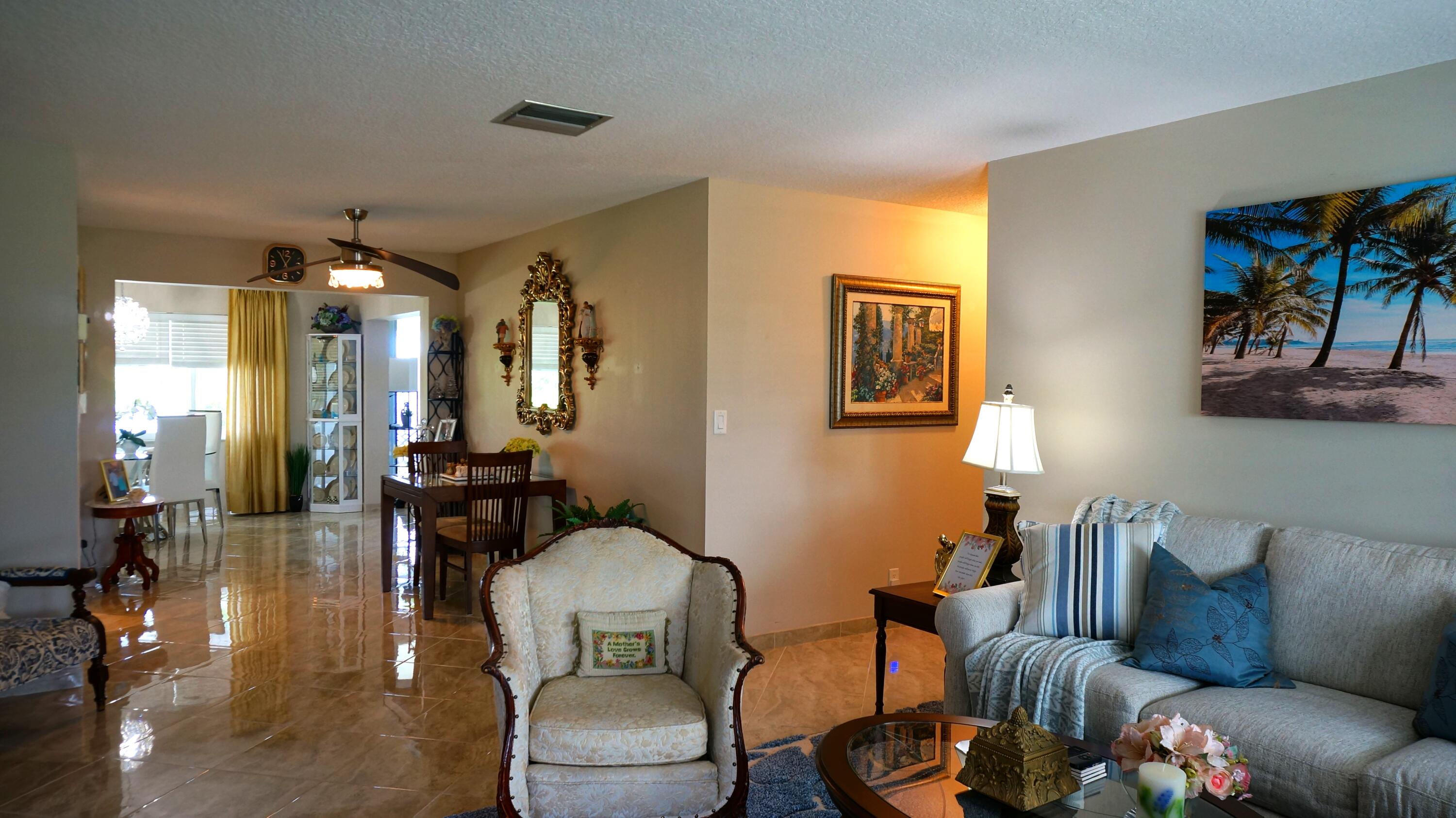 2209 Southwest Roma Way Boynton Beach, FL 33426 - Photo 4 of 25 DSC08559(1)