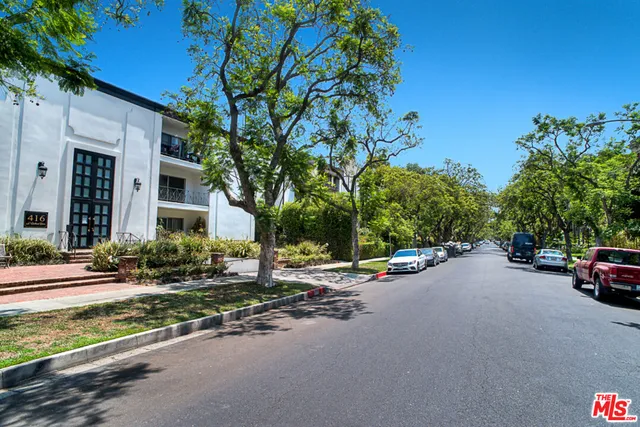 $3,500 | 416 North Oakhurst Drive, Unit 202, Beverly Hills, CA 90210