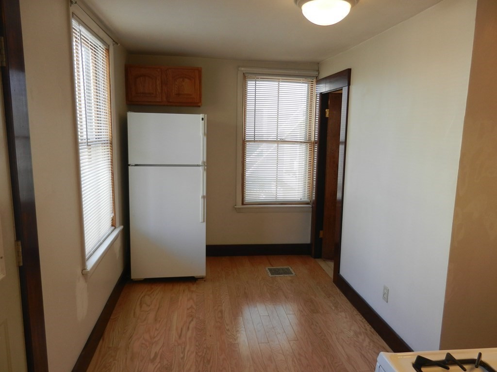 17 Fern Street Waltham, MA 02453 - Photo 6 of 14