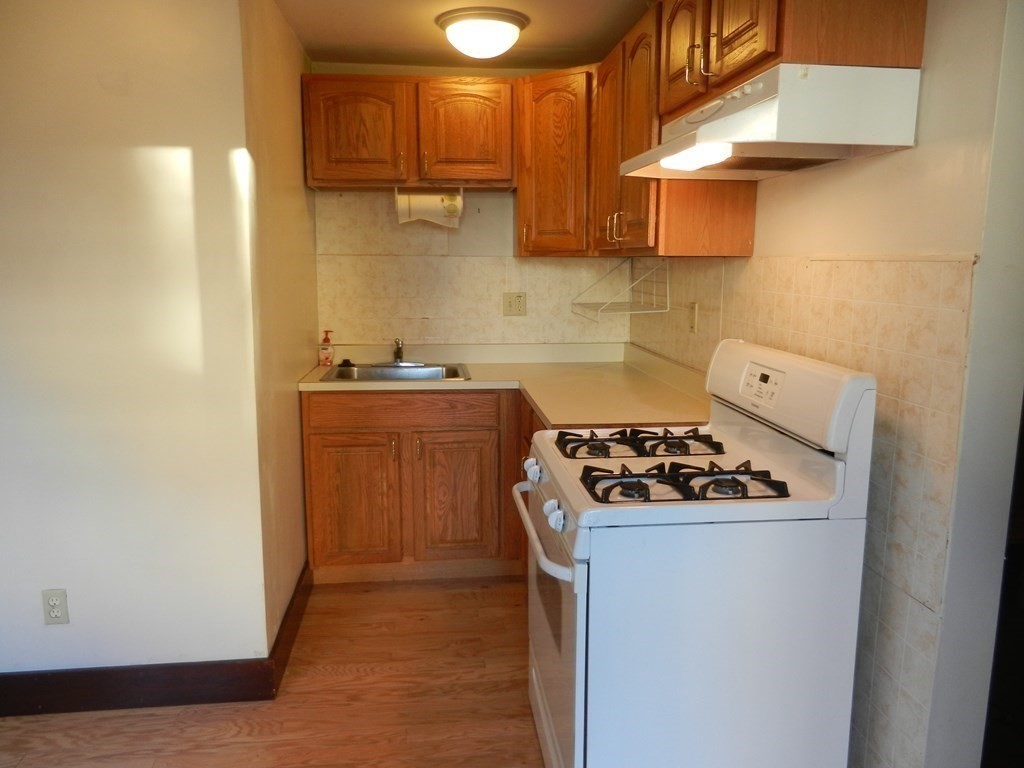 17 Fern Street Waltham, MA 02453 - Photo 7 of 14