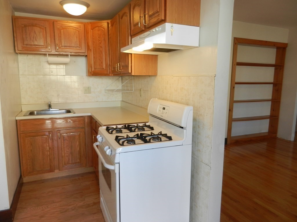 17 Fern Street Waltham, MA 02453 - Photo 9 of 14