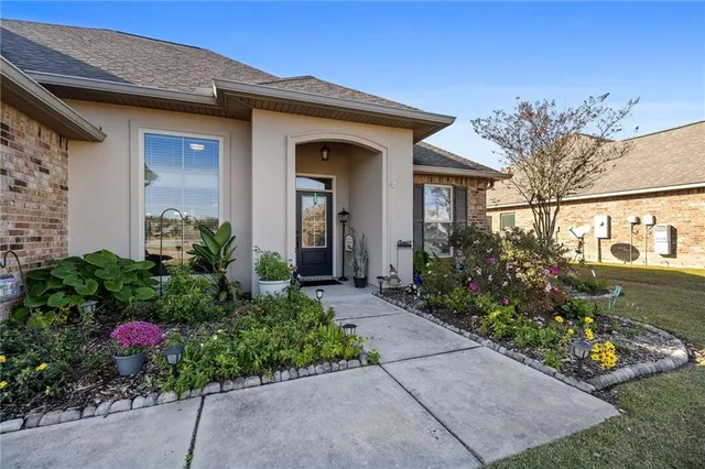 $275,000 | 42155 Broderick Avenue, Ponchatoula, LA 70454